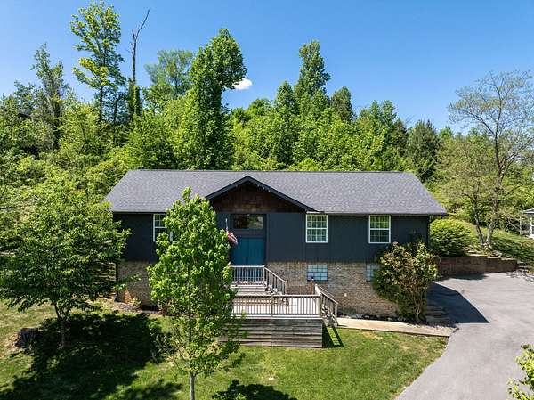 1.79 Acres of Land with Home for Sale in Chattanooga, Tennessee