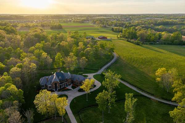 61 Acres of Land for Sale in Ashland City, Tennessee