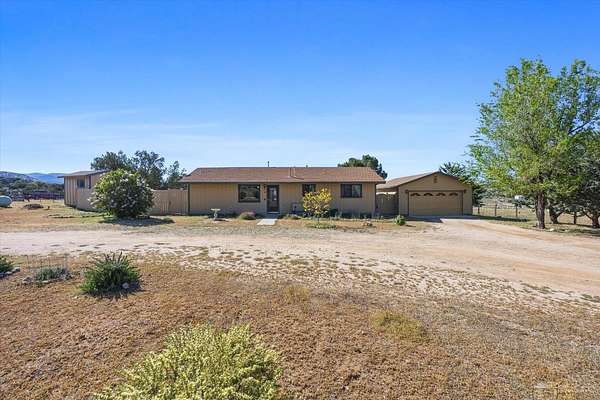 2.7 Acres of Land with Home for Sale in Tehachapi, California