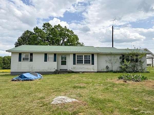 5.3 Acres of Land with Home for Auction in Rock Island, Tennessee