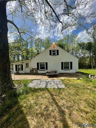 5 Acres of Land with Home for Sale in Amelia Court House, Virginia