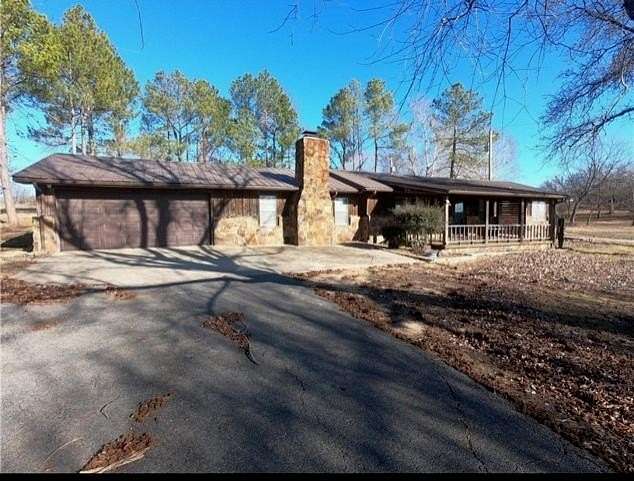 5.5 Acres of Land with Home for Sale in Wewoka, Oklahoma