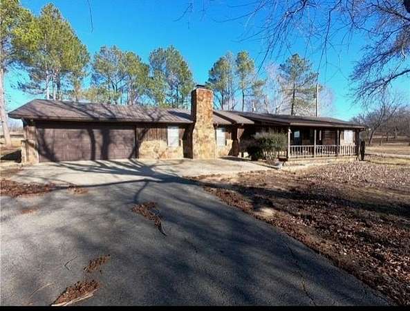 5.5 Acres of Land with Home for Sale in Wewoka, Oklahoma