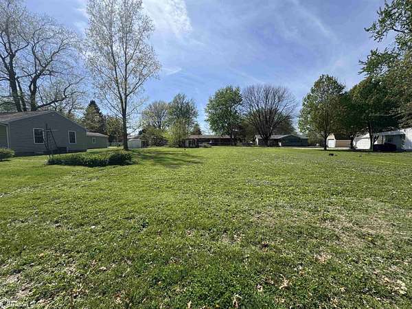0.2 Acres of Residential Land for Sale in Burlington, Iowa