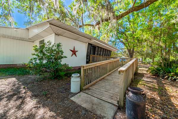 7 Acres of Land with Home for Sale in Trenton, Florida