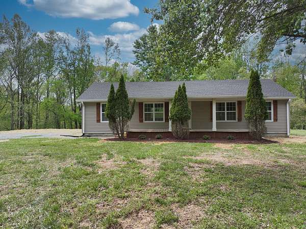 5 Acres of Land with Home for Sale in Bethpage, Tennessee