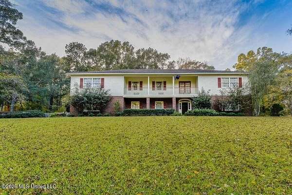 4.8 Acres of Land with Home for Sale in Natchez, Mississippi