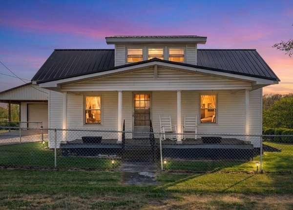 3.5 Acres of Improved Mixed-Use Land for Sale in Tracy City, Tennessee