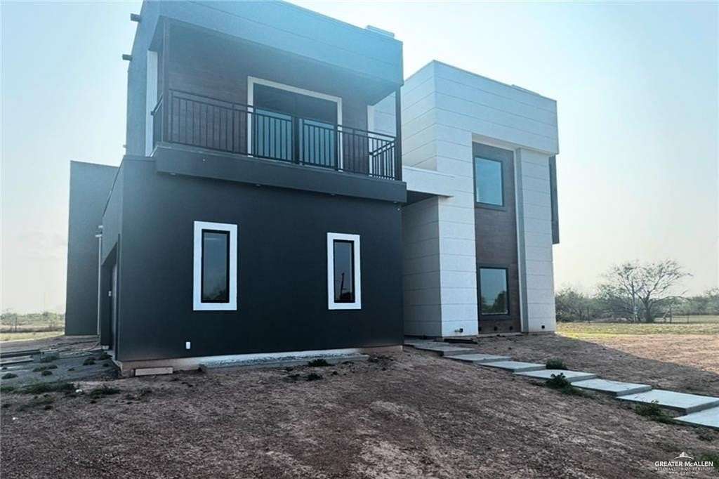 5.77 Acres of Land with Home for Sale in Edinburg, Texas