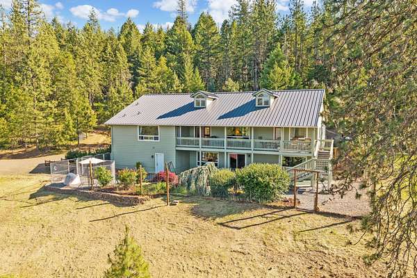 40 Acres of Recreational Land with Home for Sale in White City, Oregon