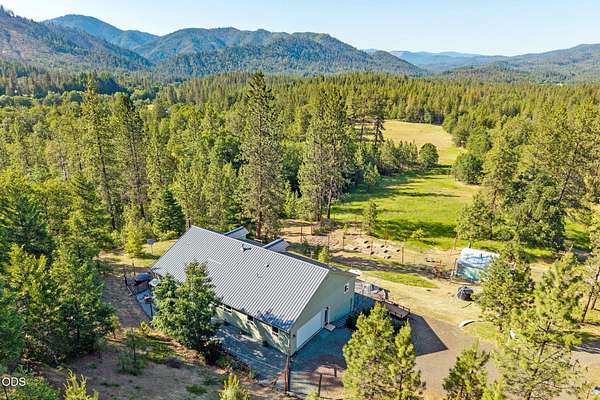 40 Acres of Recreational Land with Home for Sale in White City, Oregon