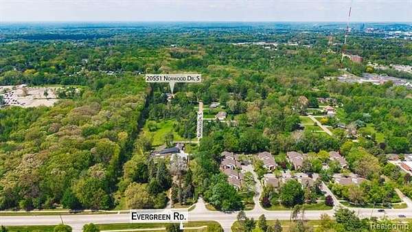 2.1 Acres of Land with Home for Sale in Southfield, Michigan