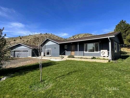 5 Acres of Land with Home for Sale in Lakeview, Oregon