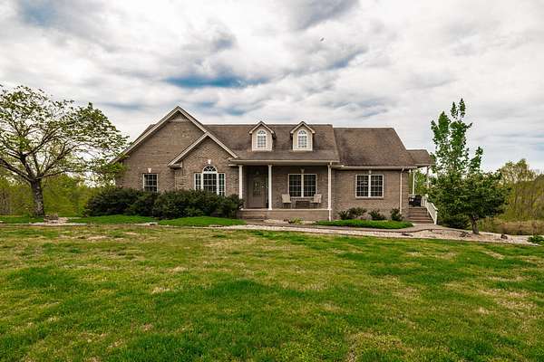 61.6 Acres of Land with Home for Sale in Westmoreland, Tennessee