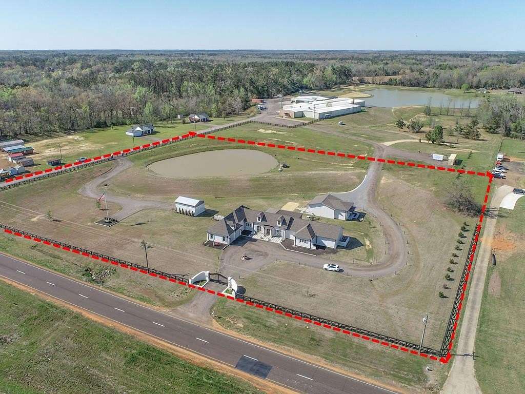 4.6 Acres of Improved Mixed-Use Land for Sale in Batesville, Mississippi