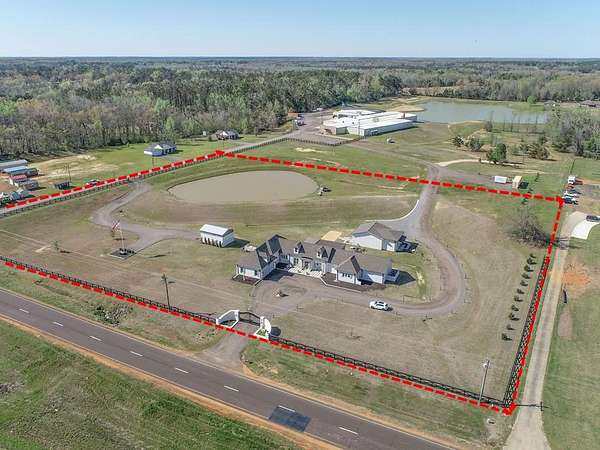 4.6 Acres of Improved Mixed-Use Land for Sale in Batesville, Mississippi