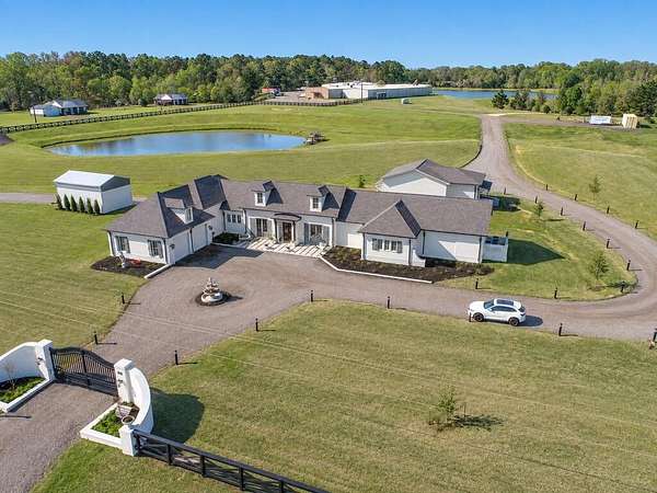 4.6 Acres of Improved Mixed-Use Land for Sale in Batesville, Mississippi