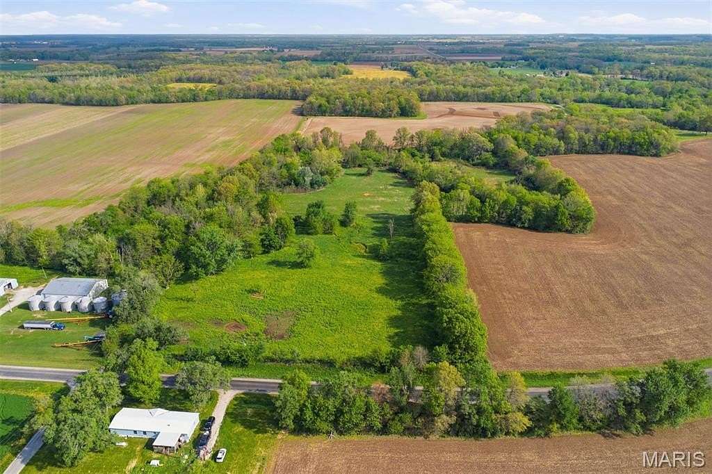 18 Acres of Land for Sale in Vandalia, Illinois