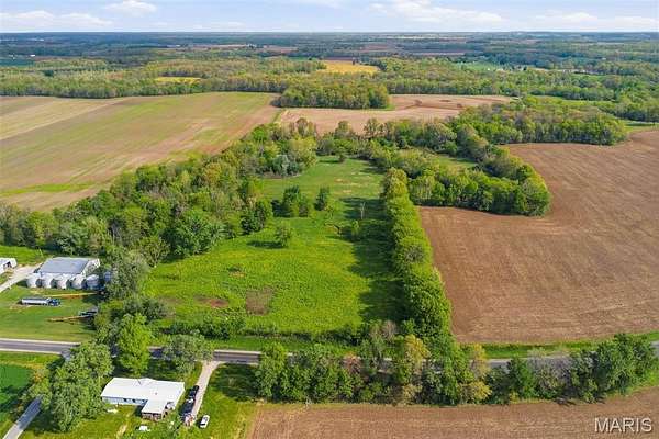 18 Acres of Land for Sale in Vandalia, Illinois