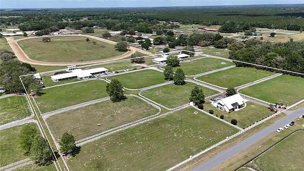 17 Acres of Land with Home for Sale in Morriston, Florida