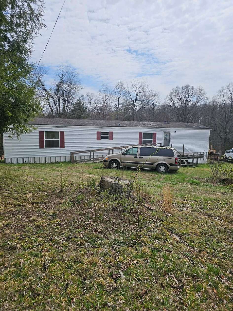 14 Acres of Land with Home for Auction in Altamont, Tennessee