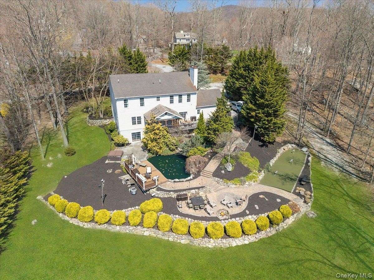 3.3 Acres of Land with Home for Sale in Putnam Valley, New York