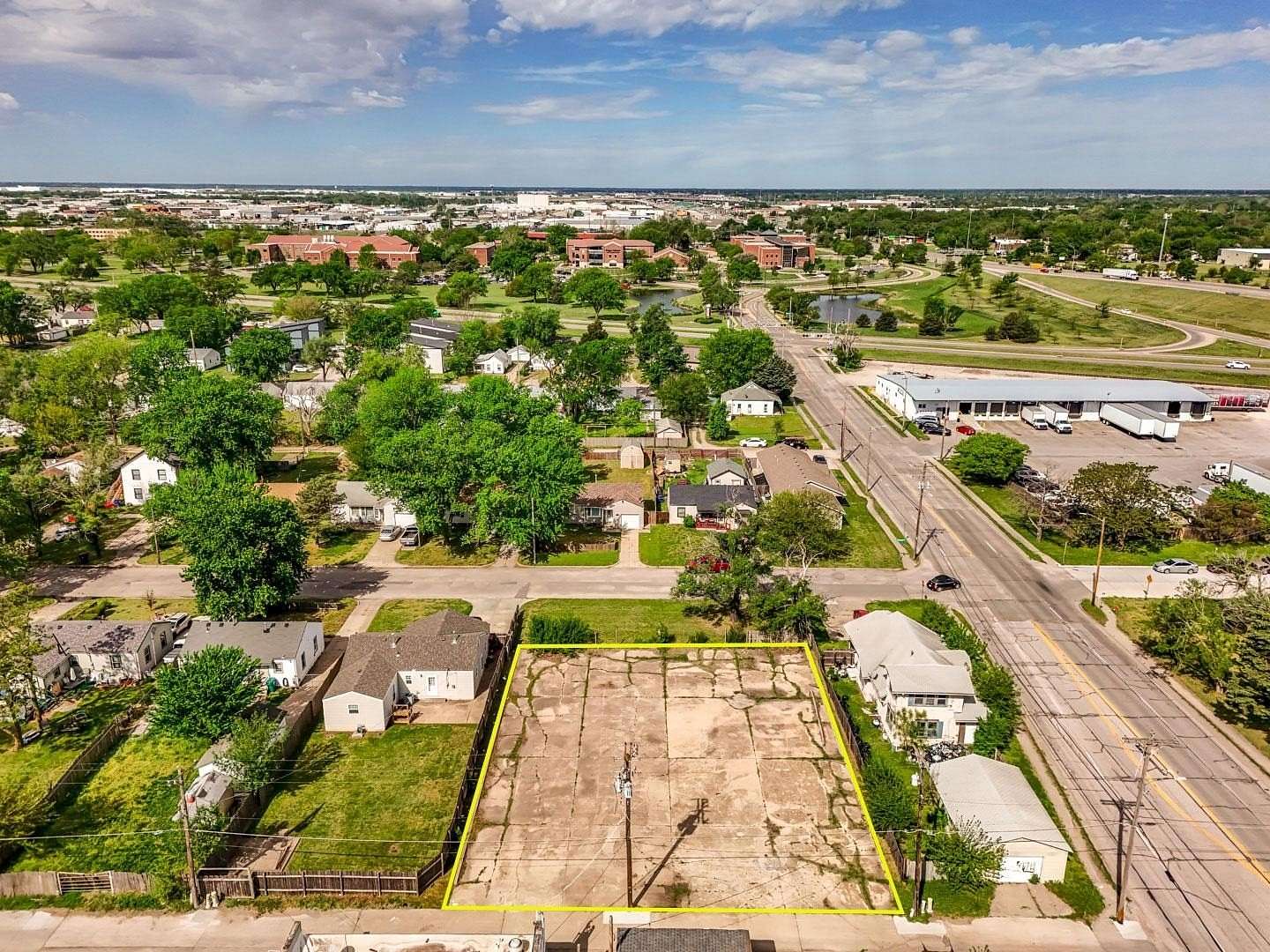 0.32 Acres of Residential Land for Auction in Wichita, Kansas