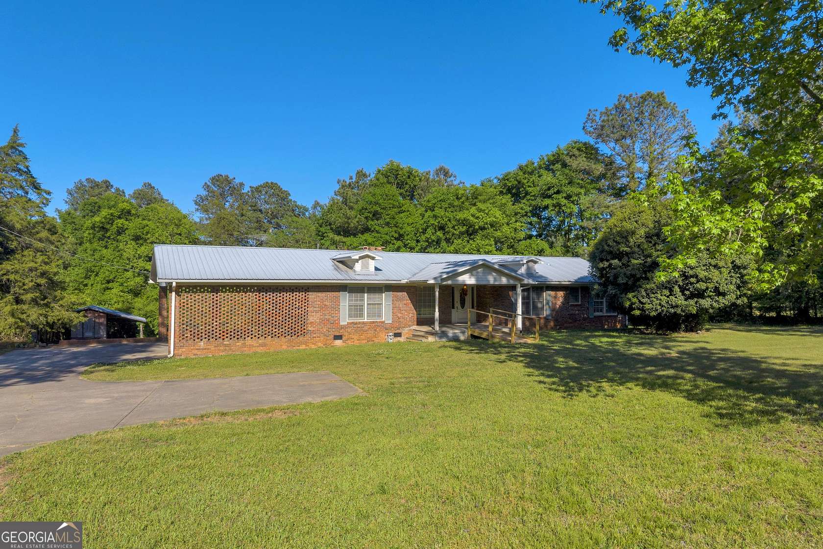 21 Acres of Recreational Land with Home for Sale in Elberton, Georgia