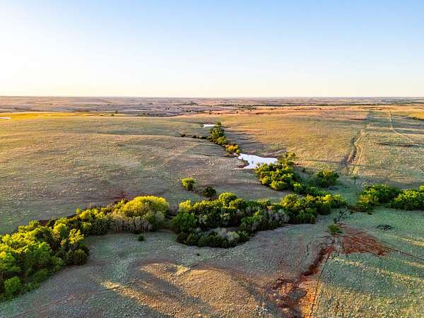 680 Acres of Land for Sale in Canute, Oklahoma