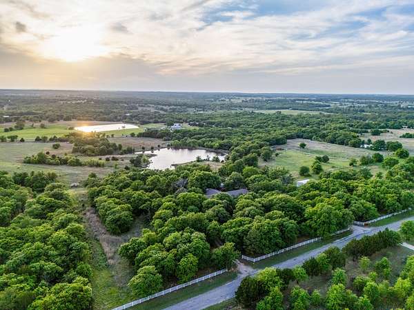 35 Acres of Land with Home for Sale in Wynnewood, Oklahoma