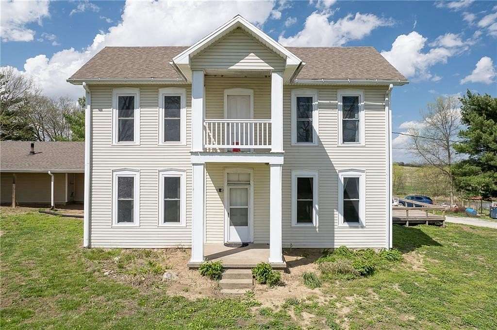 5.19 Acres of Land with Home for Sale in De Kalb, Missouri