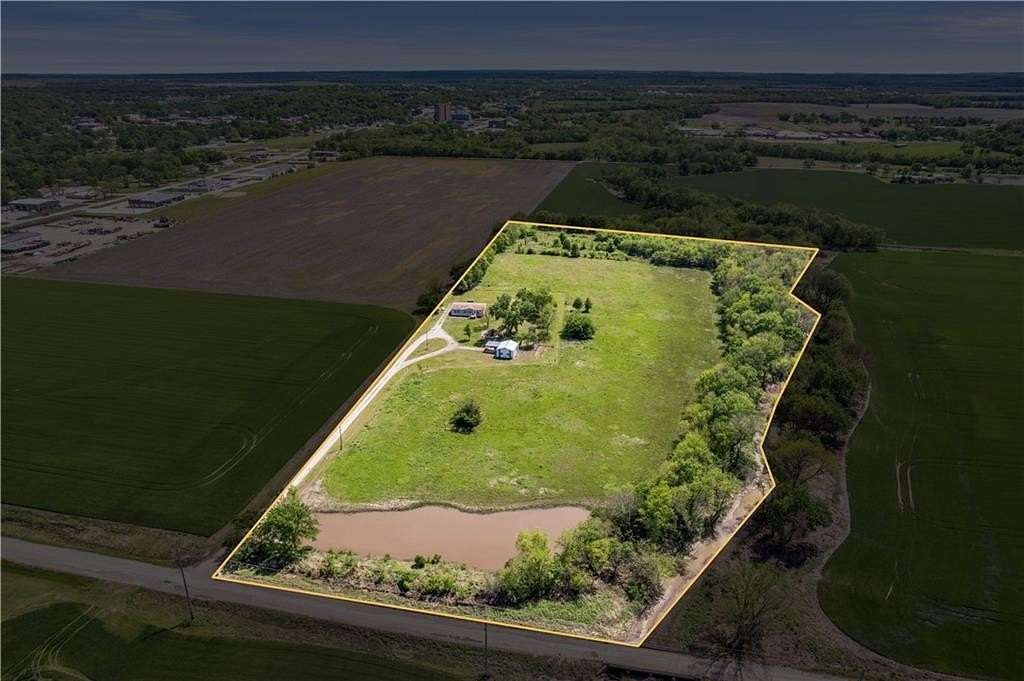 16.6 Acres of Land with Home for Sale in Fredonia, Kansas