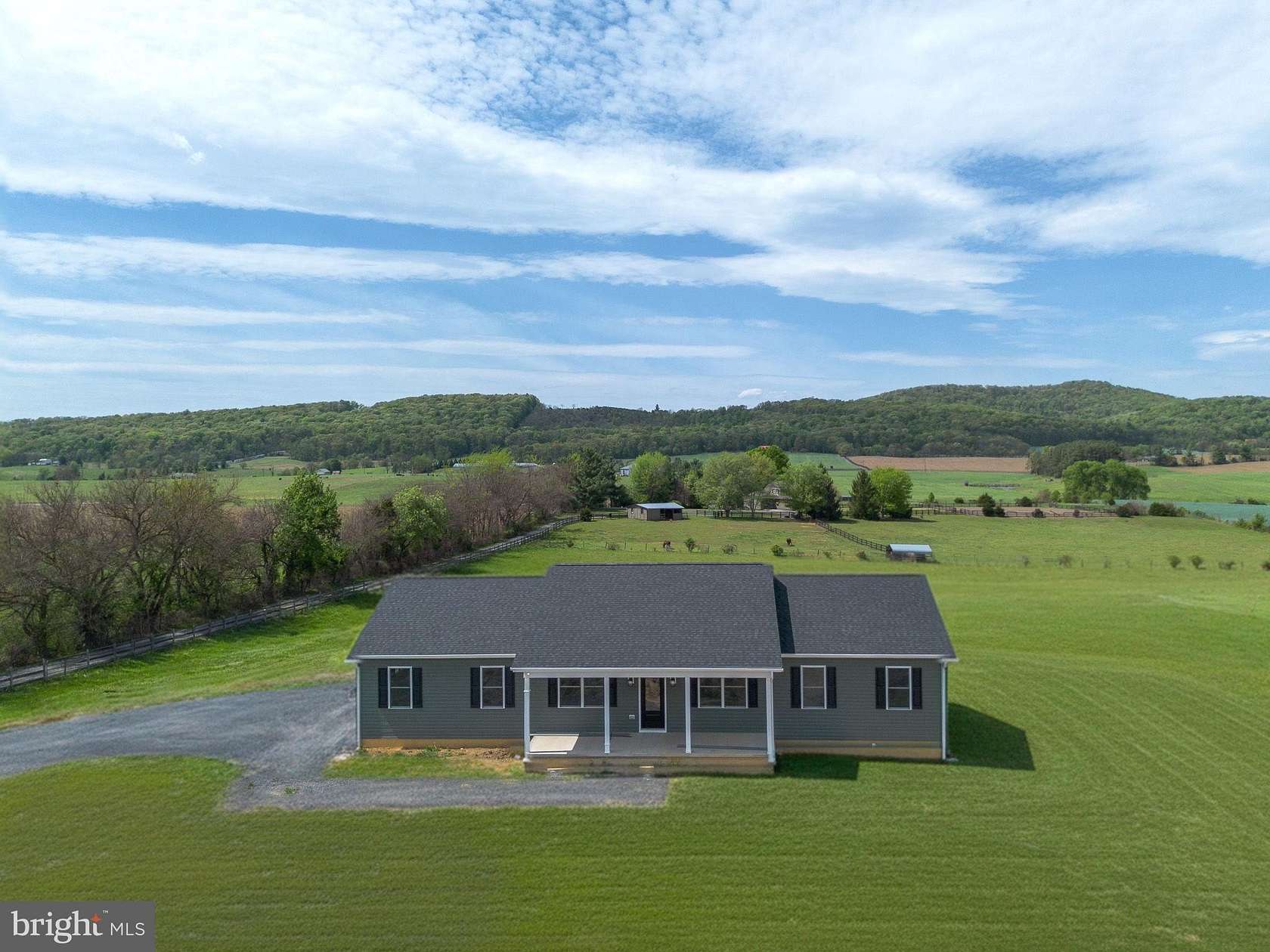 5 Acres of Improved Residential Land for Sale in Mount Jackson, Virginia