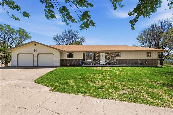 23 Acres of Land with Home for Sale in Hamburg, Iowa