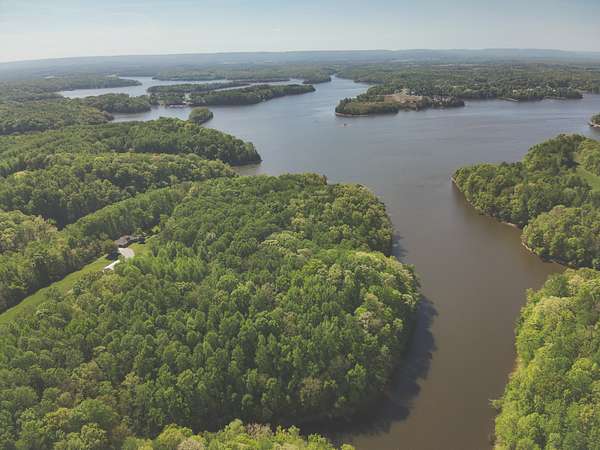 7 Acres of Residential Land for Sale in Estill Springs, Tennessee