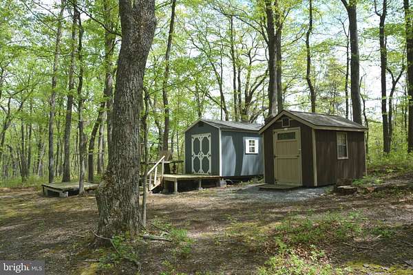 10 Acres of Recreational Land for Sale in Winchester, Virginia