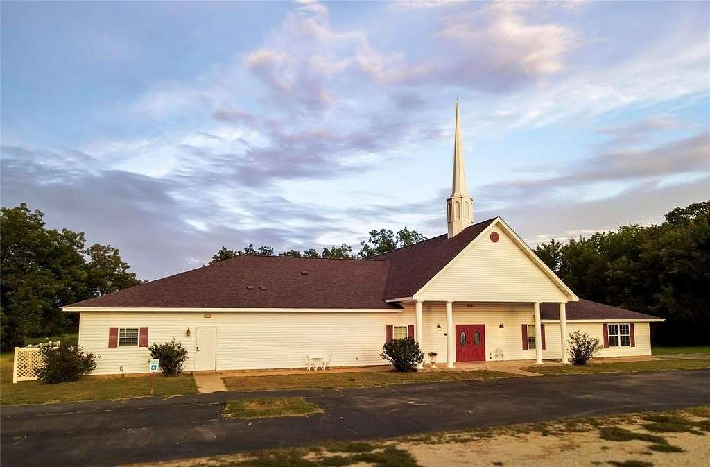 2 Acres of Improved Mixed-Use Land for Sale in Davis, Oklahoma