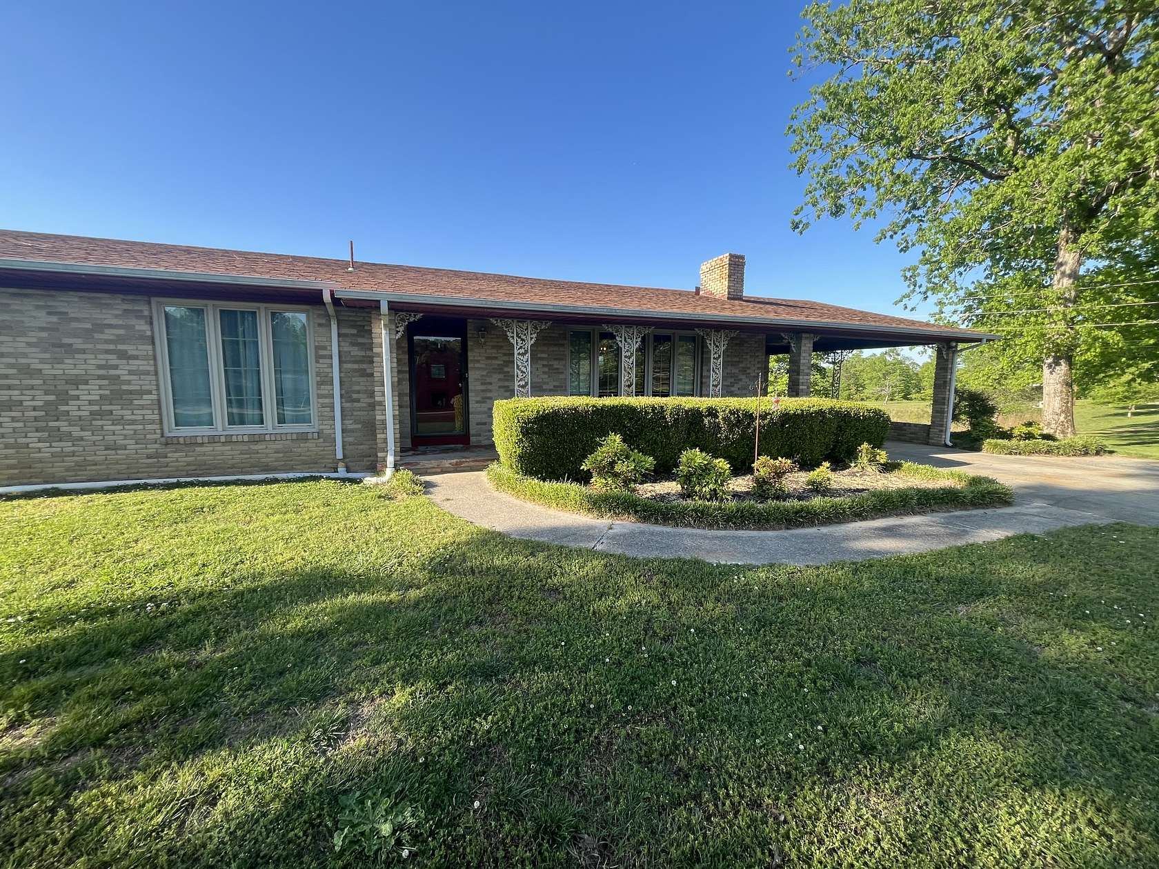 1.75 Acres of Land with Home for Sale in Collinwood, Tennessee