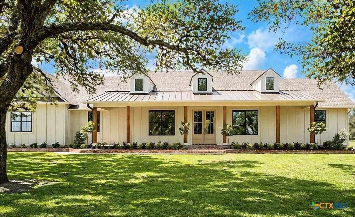 2.22 Acres of Land with Home for Sale in Victoria, Texas