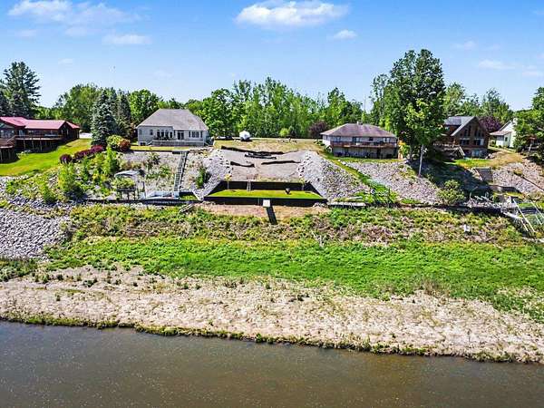 0.34 Acres of Residential Land for Sale in Beaverton, Michigan