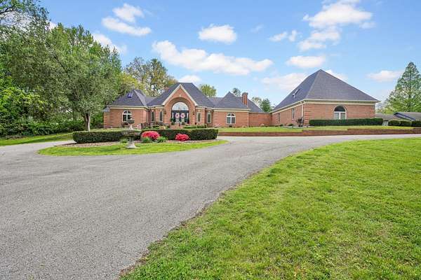 2.85 Acres of Land with Home for Sale in Henderson, Kentucky