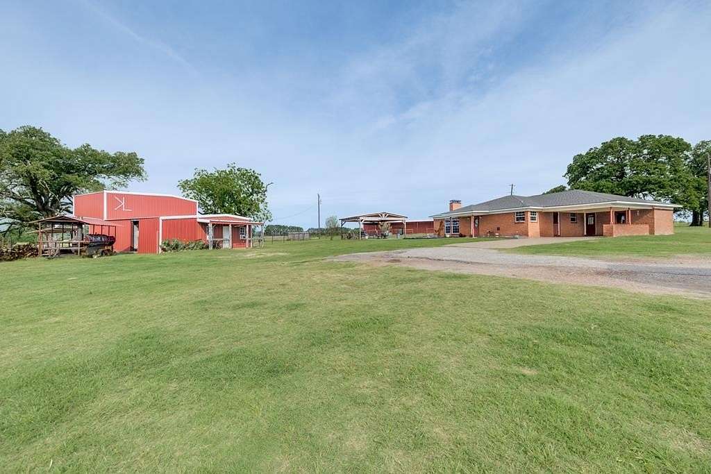 2.5 Acres of Land with Home for Sale in Palestine, Texas