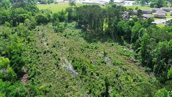 9.38 Acres of Mixed-Use Land for Sale in Jasper, Texas