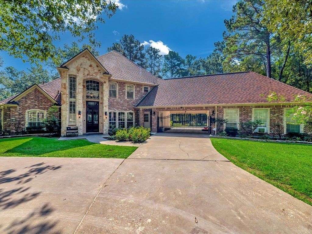 3.75 Acres of Land with Home for Sale in Lufkin, Texas