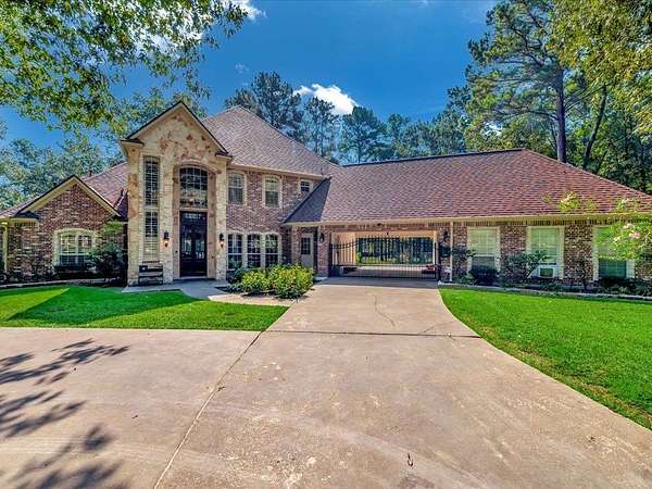 3.75 Acres of Land with Home for Sale in Lufkin, Texas