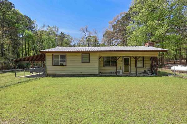 1.62 Acres of Land with Home for Sale in Arkadelphia, Arkansas