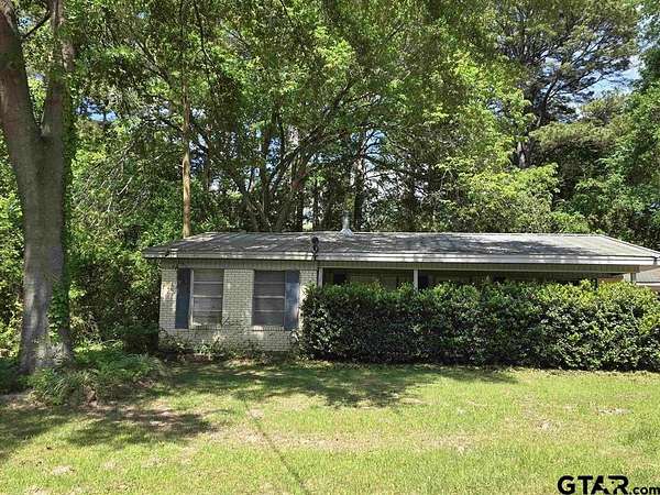 2.17 Acres of Land with Home for Sale in Longview, Texas