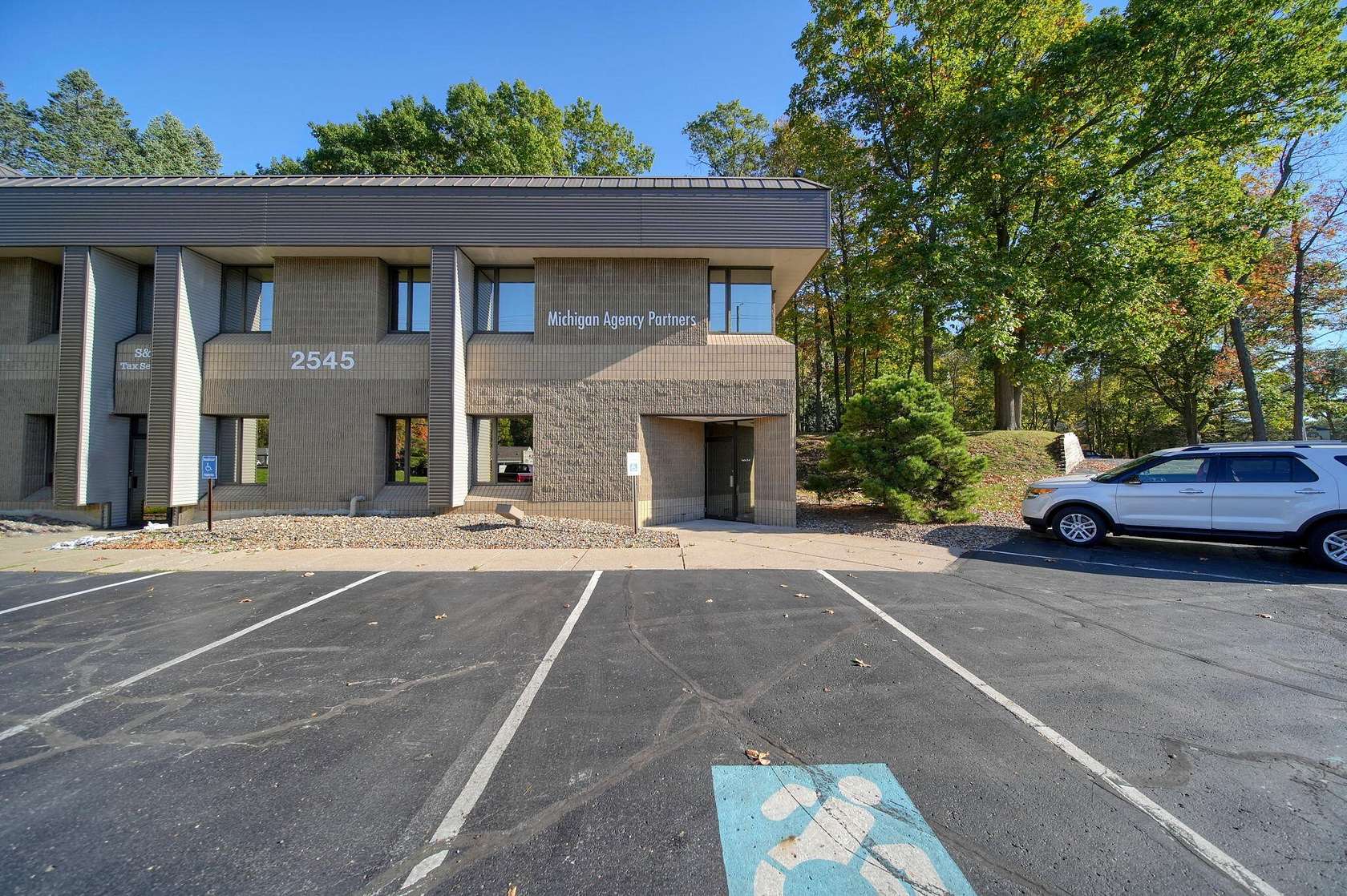 2.12 Acres of Improved Commercial Land for Lease in Jackson, Michigan