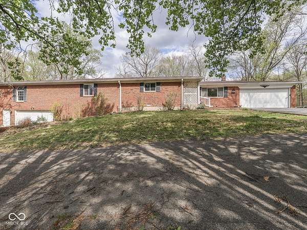 8 Acres of Land with Home for Sale in Monrovia, Indiana