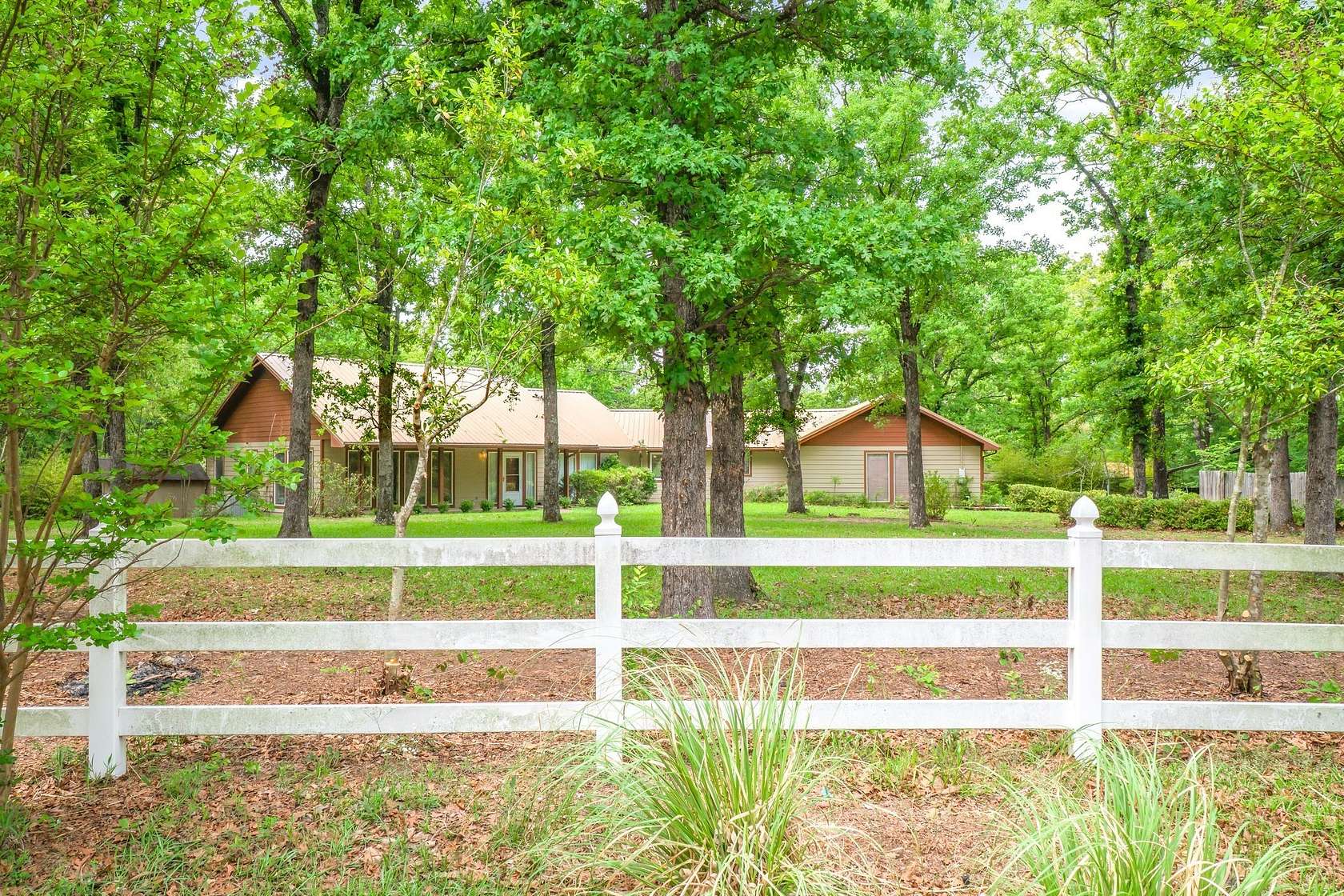 10.9 Acres of Land with Home for Sale in Canton, Texas
